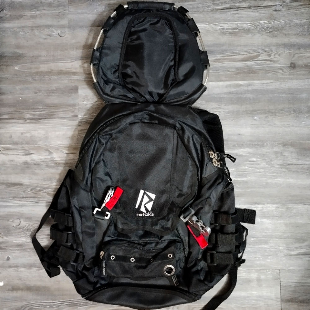 Retaks Lifestyle Backpack - Picture 3 of 5